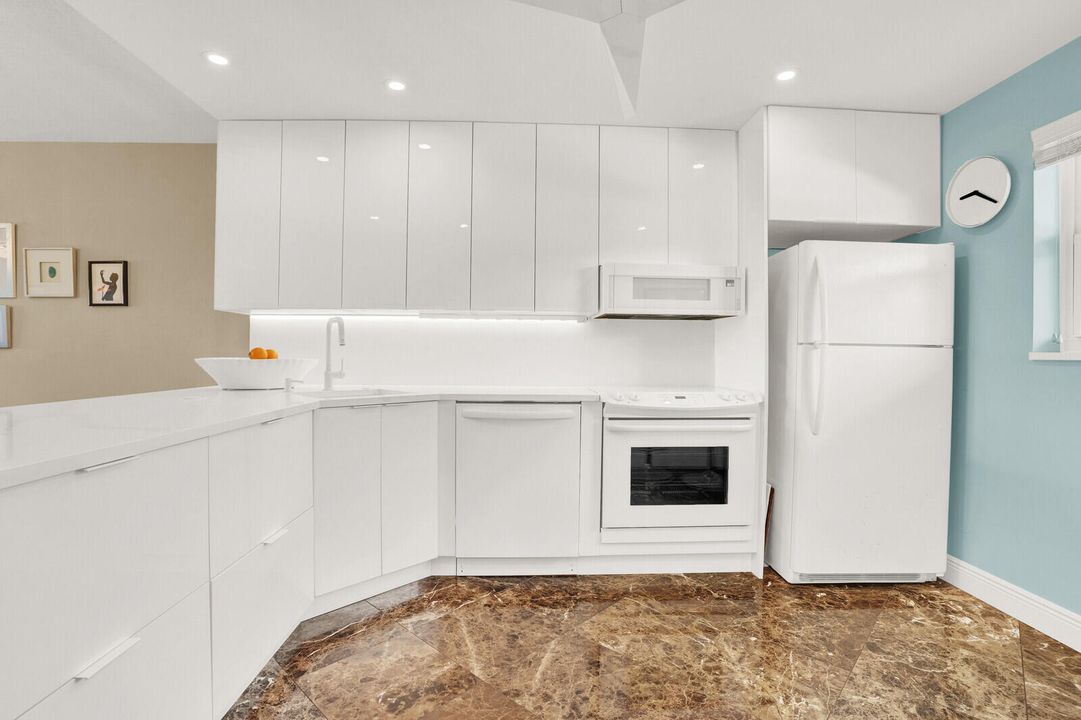 待售: $550,000 (2 贝兹, 2 浴室, 1260 平方英尺)