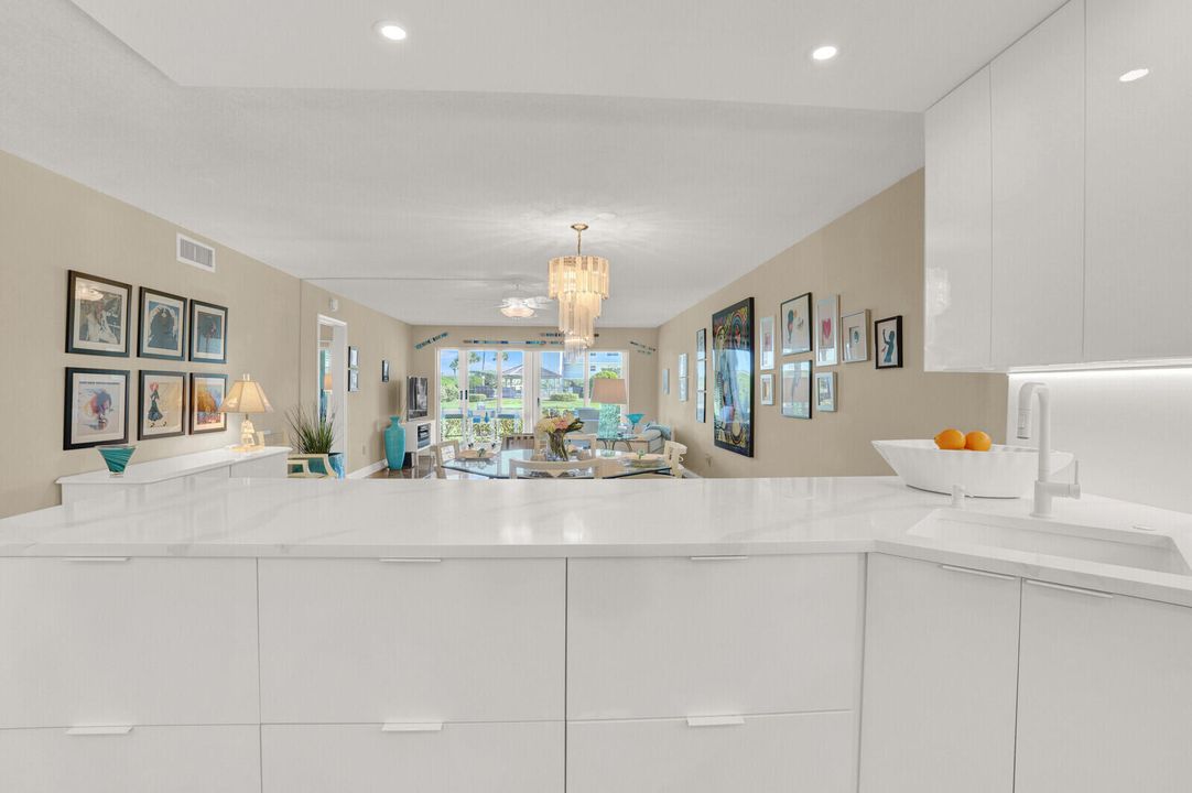 待售: $550,000 (2 贝兹, 2 浴室, 1260 平方英尺)