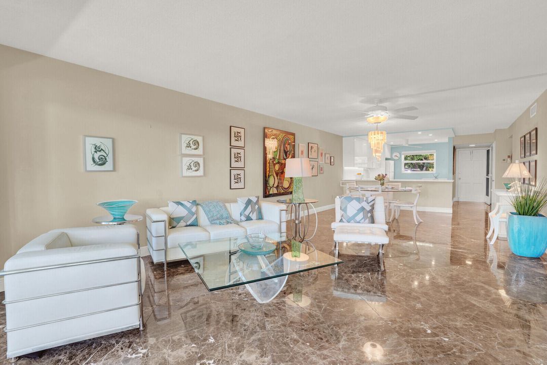 待售: $550,000 (2 贝兹, 2 浴室, 1260 平方英尺)