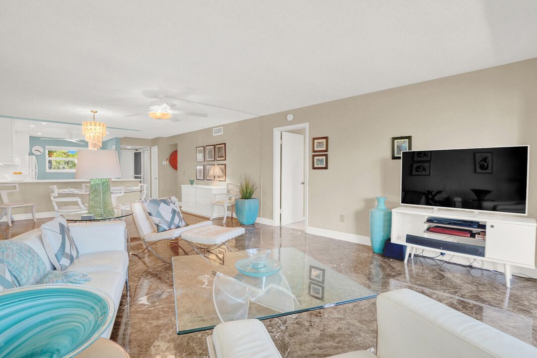 待售: $550,000 (2 贝兹, 2 浴室, 1260 平方英尺)