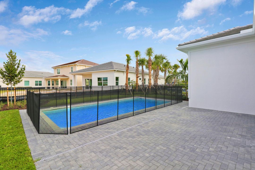 For Rent: $5,500 (3 beds, 2 baths, 2411 Square Feet)