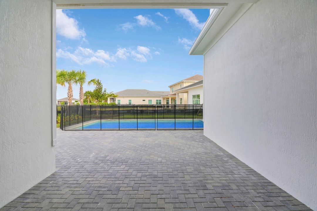 For Rent: $5,500 (3 beds, 2 baths, 2411 Square Feet)