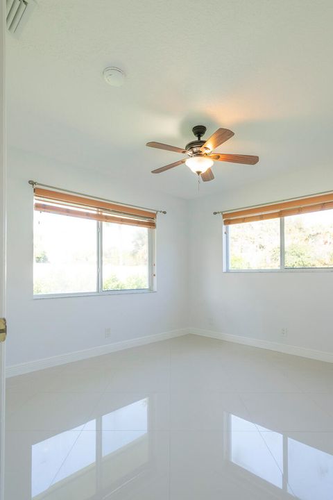 В аренду: $6,000 (3 спален, 2 ванн, 1737 Квадратных фут)