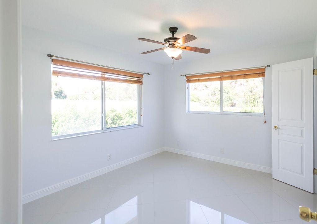 В аренду: $6,000 (3 спален, 2 ванн, 1737 Квадратных фут)