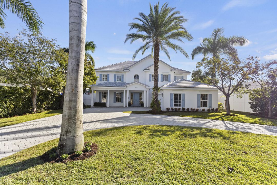 合同活跃: $4,255,000 (5 贝兹, 5 浴室, 4296 平方英尺)