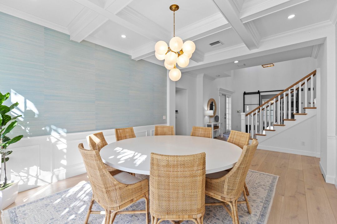 合同活跃: $4,255,000 (5 贝兹, 5 浴室, 4296 平方英尺)