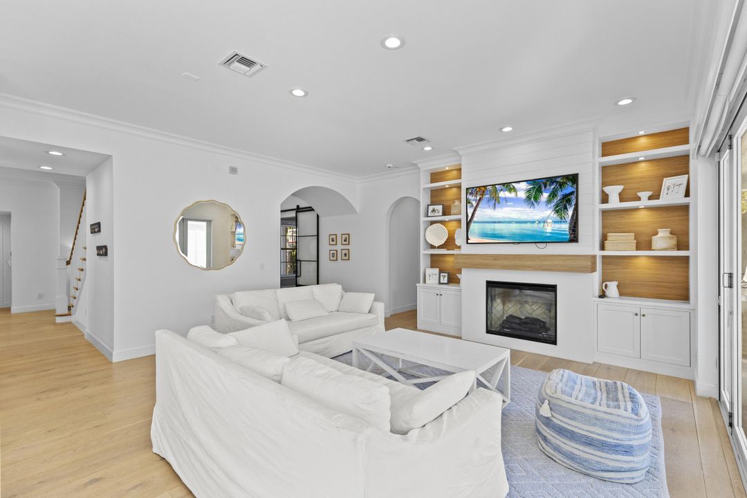 合同活跃: $4,255,000 (5 贝兹, 5 浴室, 4296 平方英尺)