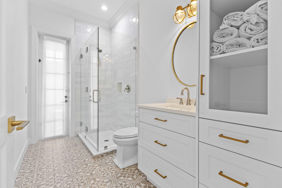 合同活跃: $4,255,000 (5 贝兹, 5 浴室, 4296 平方英尺)