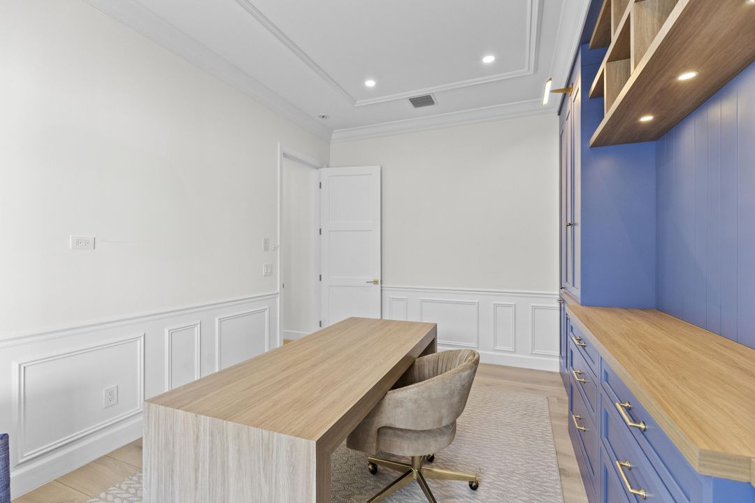 合同活跃: $4,255,000 (5 贝兹, 5 浴室, 4296 平方英尺)