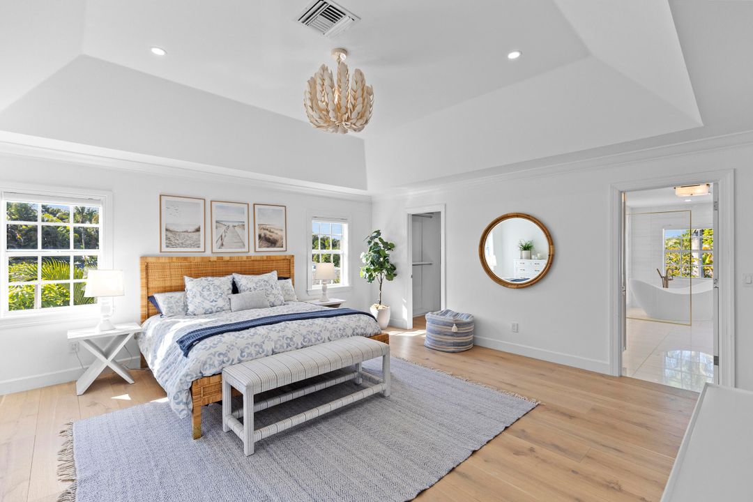 合同活跃: $4,255,000 (5 贝兹, 5 浴室, 4296 平方英尺)