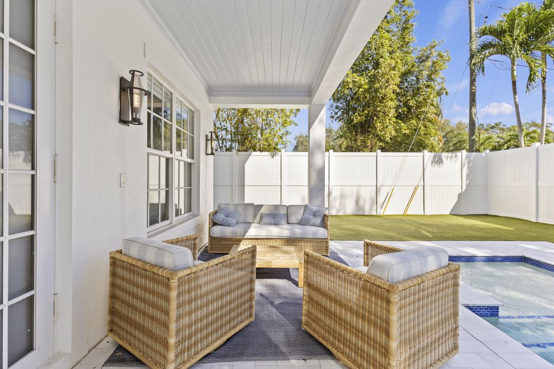 合同活跃: $4,255,000 (5 贝兹, 5 浴室, 4296 平方英尺)