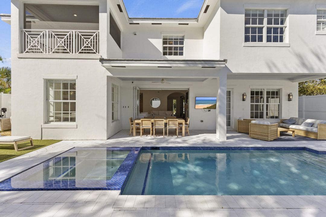 合同活跃: $4,255,000 (5 贝兹, 5 浴室, 4296 平方英尺)