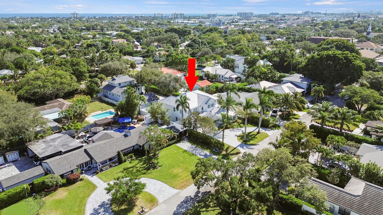 合同活跃: $4,255,000 (5 贝兹, 5 浴室, 4296 平方英尺)