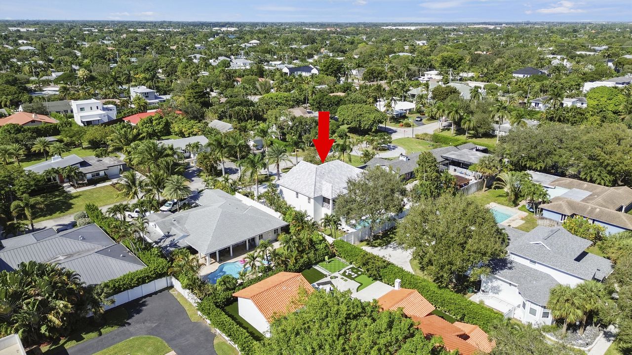 合同活跃: $4,255,000 (5 贝兹, 5 浴室, 4296 平方英尺)