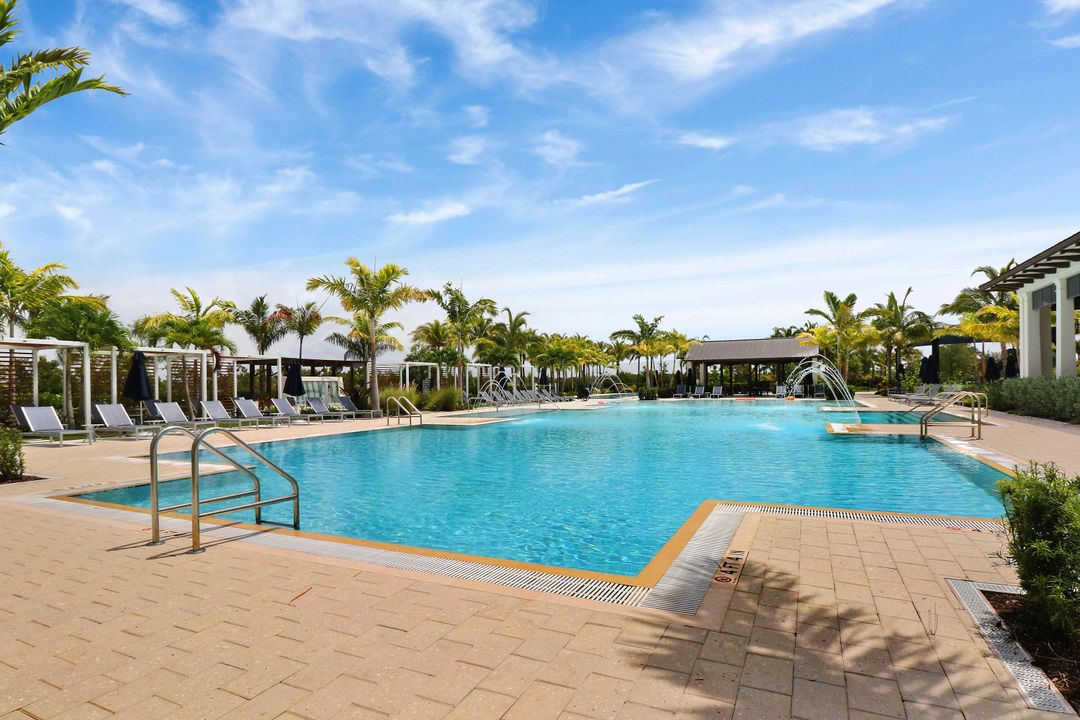 For Rent: $5,500 (3 beds, 2 baths, 2411 Square Feet)