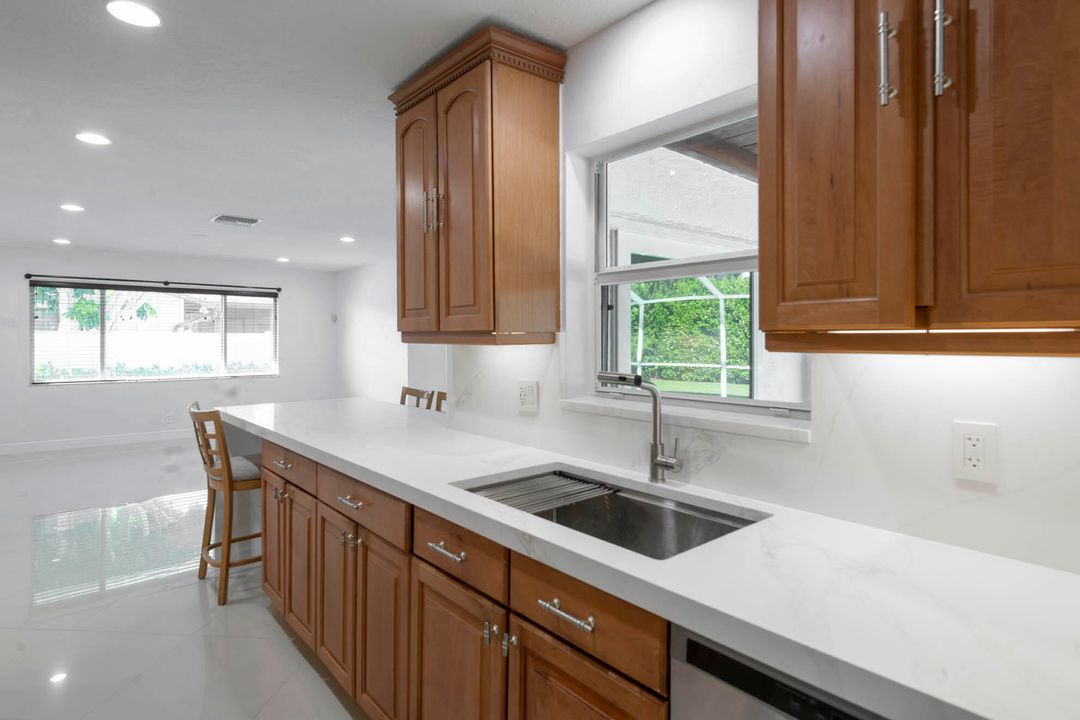 В аренду: $6,000 (3 спален, 2 ванн, 1737 Квадратных фут)