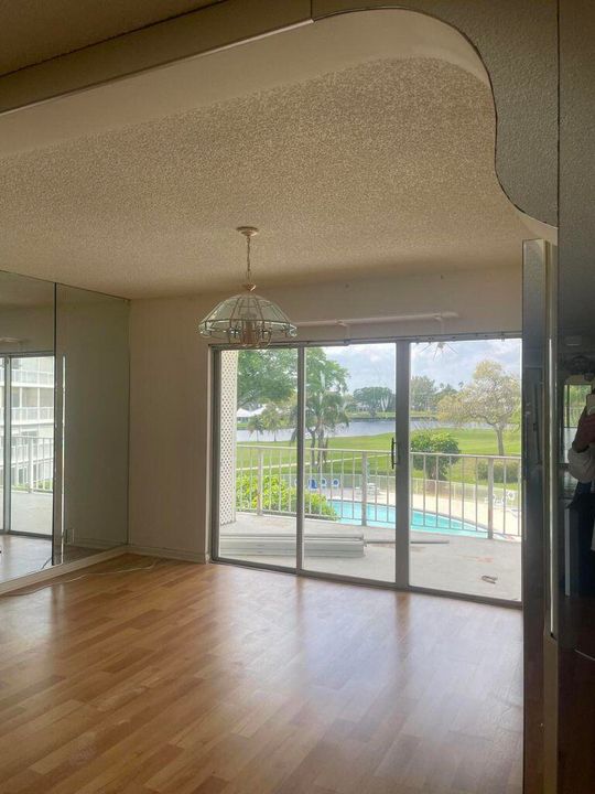 For Sale: $350,000 (3 beds, 2 baths, 1734 Square Feet)