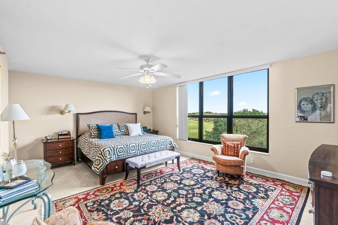 合同活跃: $460,000 (3 贝兹, 2 浴室, 2025 平方英尺)