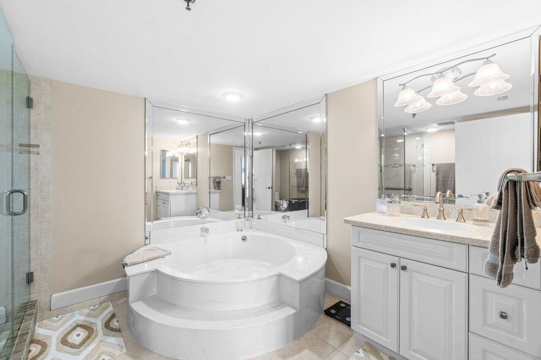 合同活跃: $460,000 (3 贝兹, 2 浴室, 2025 平方英尺)