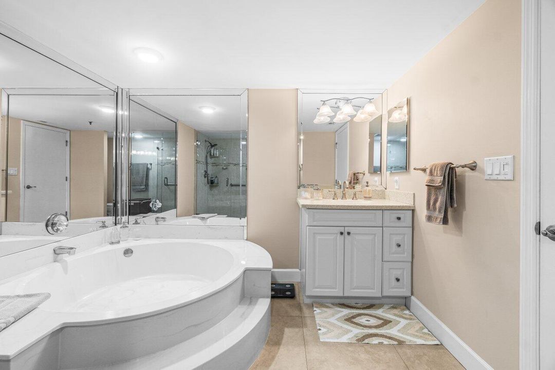 合同活跃: $460,000 (3 贝兹, 2 浴室, 2025 平方英尺)