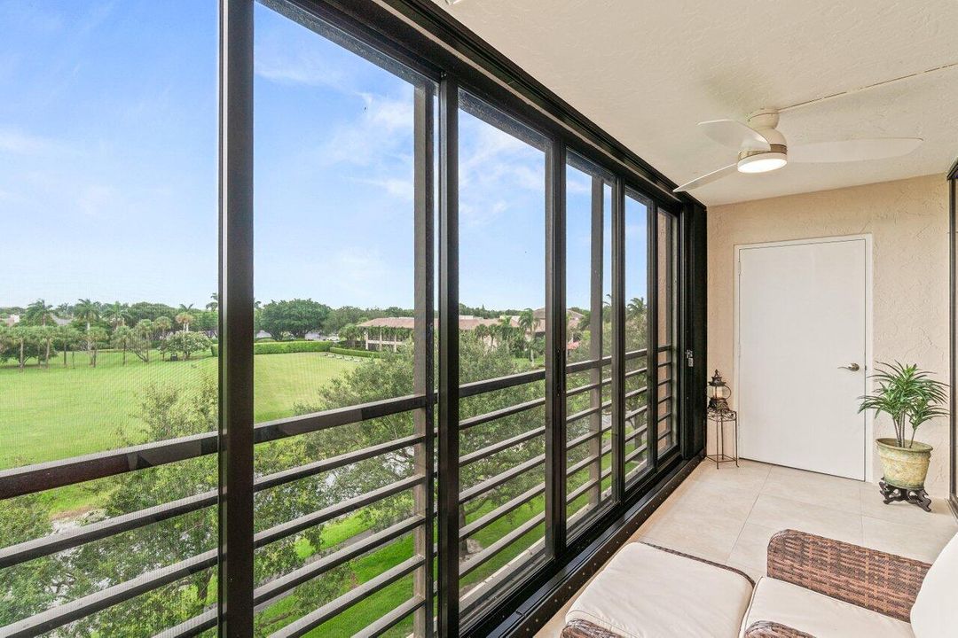 合同活跃: $460,000 (3 贝兹, 2 浴室, 2025 平方英尺)