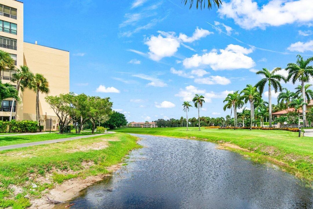 合同活跃: $460,000 (3 贝兹, 2 浴室, 2025 平方英尺)