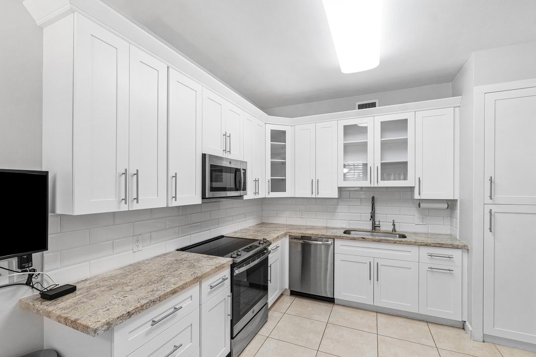 Activo con contrato: $525,000 (3 camas, 2 baños, 1931 Pies cuadrados)