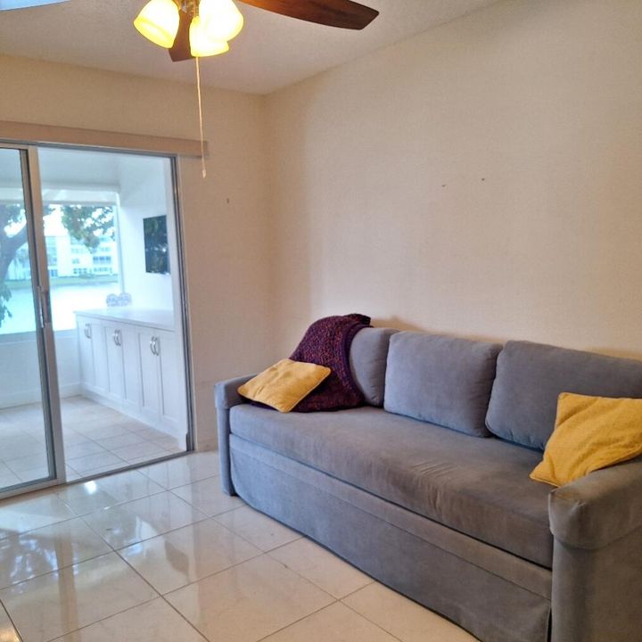 For Sale: $298,500 (2 beds, 2 baths, 1008 Square Feet)