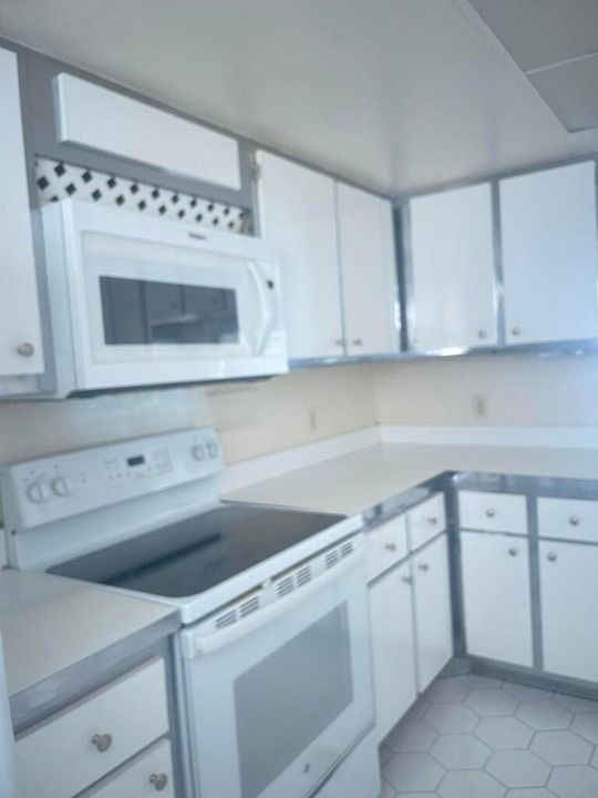 For Sale: $350,000 (3 beds, 2 baths, 1734 Square Feet)