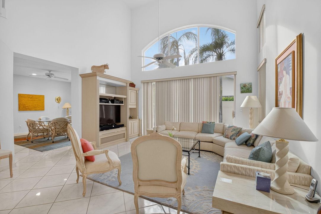 待售: $799,000 (4 贝兹, 3 浴室, 2387 平方英尺)