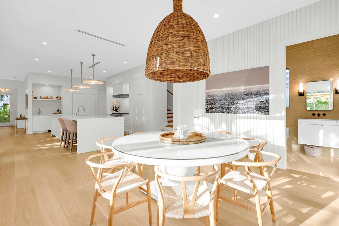 For Sale: $3,750,000 (4 beds, 5 baths, 3500 Square Feet)