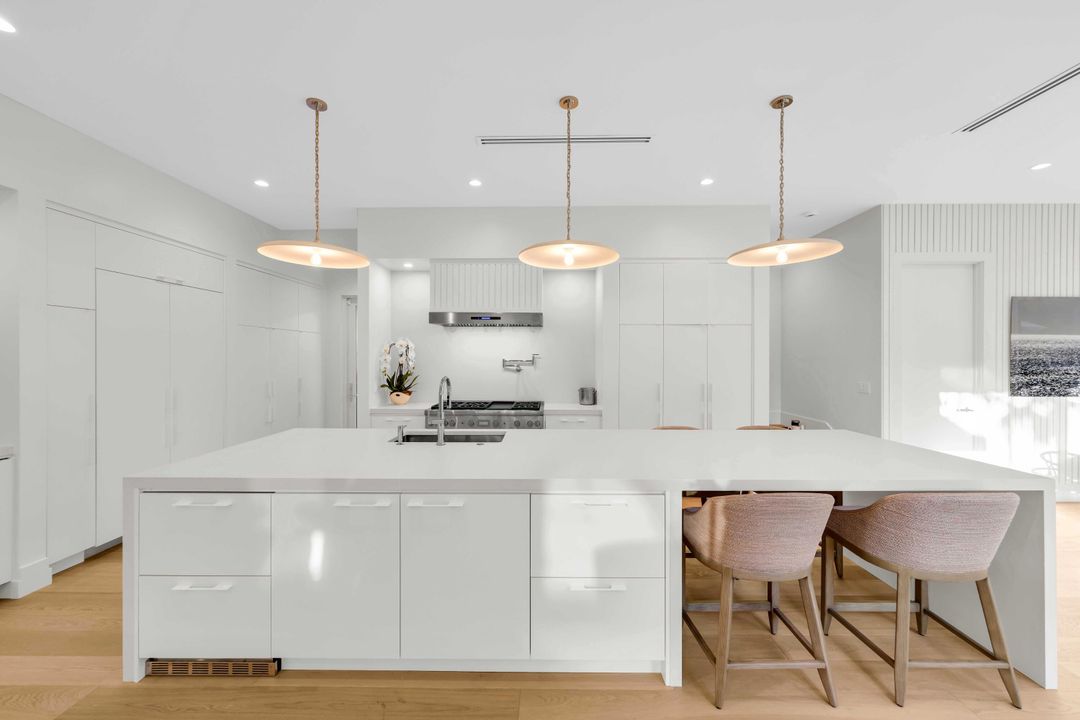 For Sale: $3,750,000 (4 beds, 5 baths, 3500 Square Feet)