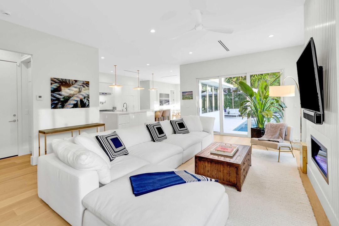 For Sale: $3,750,000 (4 beds, 5 baths, 3500 Square Feet)