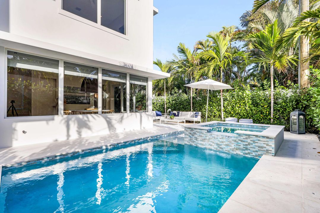 For Sale: $3,750,000 (4 beds, 5 baths, 3500 Square Feet)