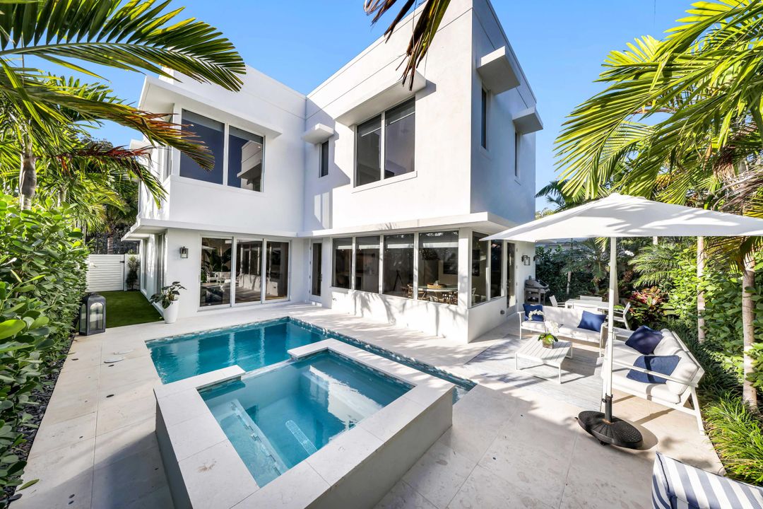 For Sale: $3,750,000 (4 beds, 5 baths, 3500 Square Feet)