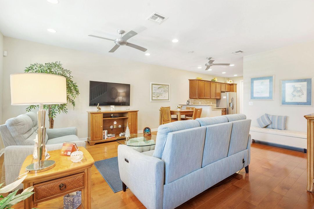 合同活跃: $600,000 (3 贝兹, 2 浴室, 1533 平方英尺)