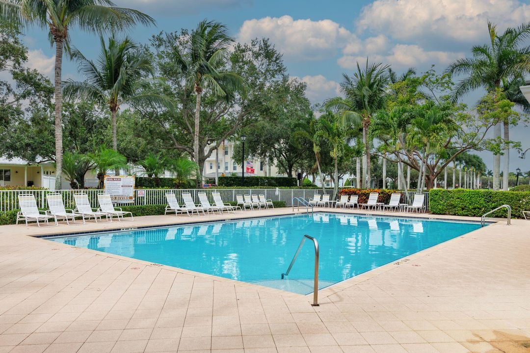 合同活跃: $600,000 (3 贝兹, 2 浴室, 1533 平方英尺)