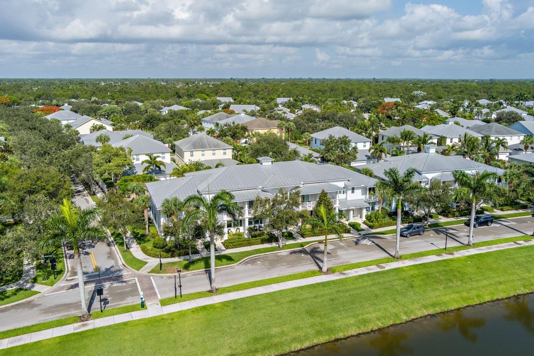 合同活跃: $600,000 (3 贝兹, 2 浴室, 1533 平方英尺)