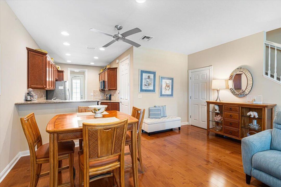 合同活跃: $600,000 (3 贝兹, 2 浴室, 1533 平方英尺)