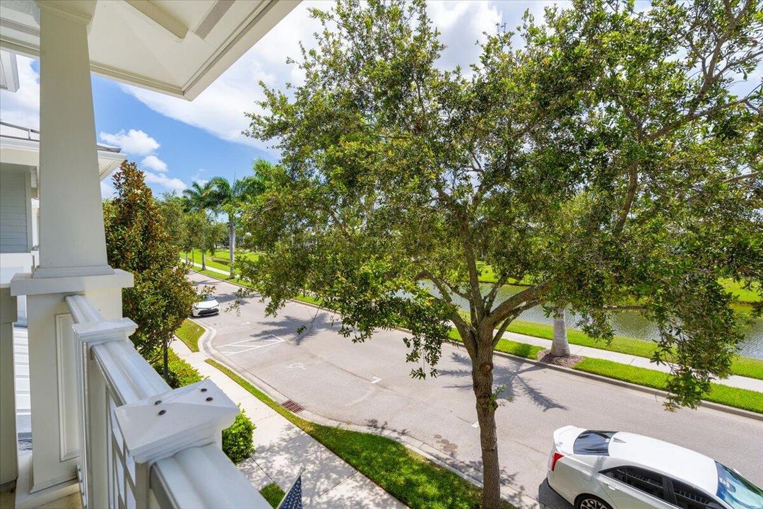 合同活跃: $600,000 (3 贝兹, 2 浴室, 1533 平方英尺)