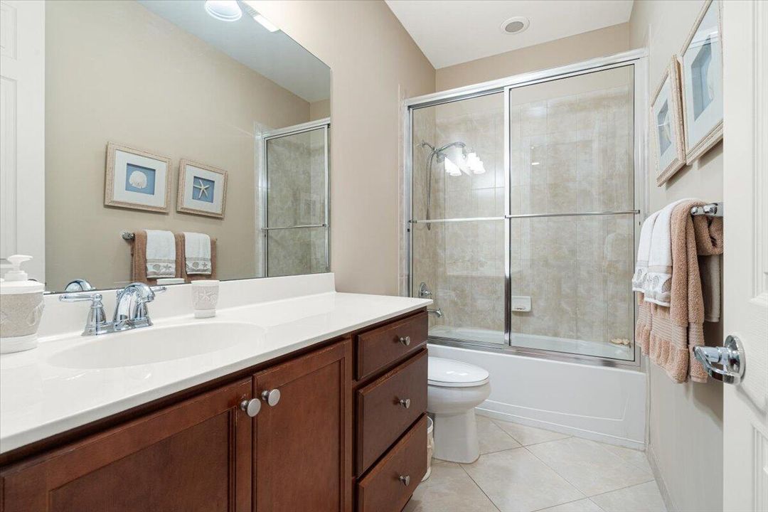 合同活跃: $600,000 (3 贝兹, 2 浴室, 1533 平方英尺)