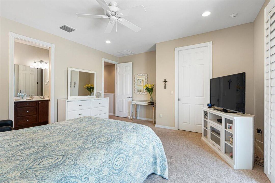 合同活跃: $600,000 (3 贝兹, 2 浴室, 1533 平方英尺)