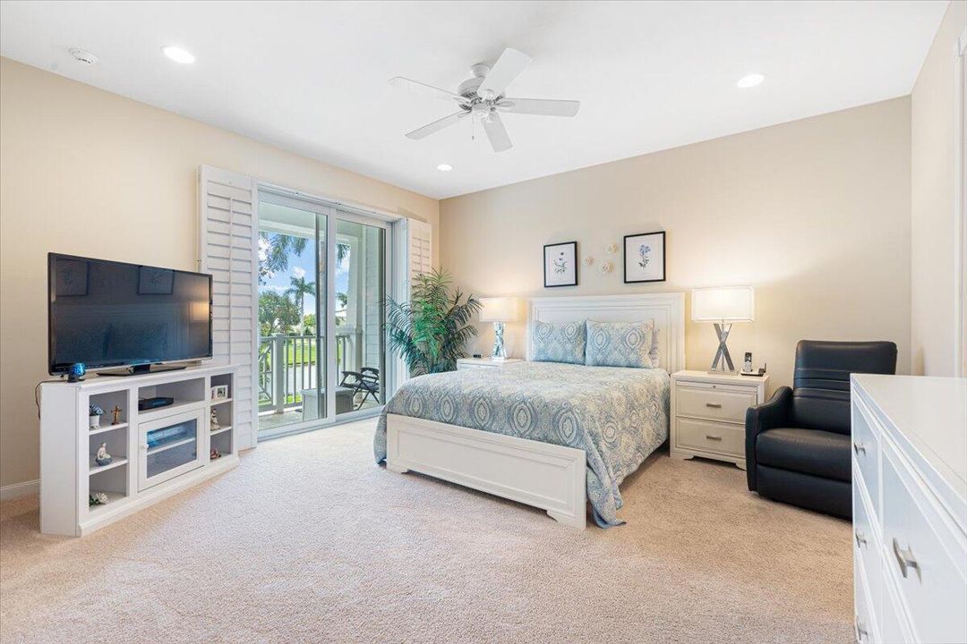 合同活跃: $600,000 (3 贝兹, 2 浴室, 1533 平方英尺)