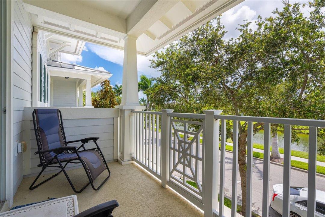 合同活跃: $600,000 (3 贝兹, 2 浴室, 1533 平方英尺)