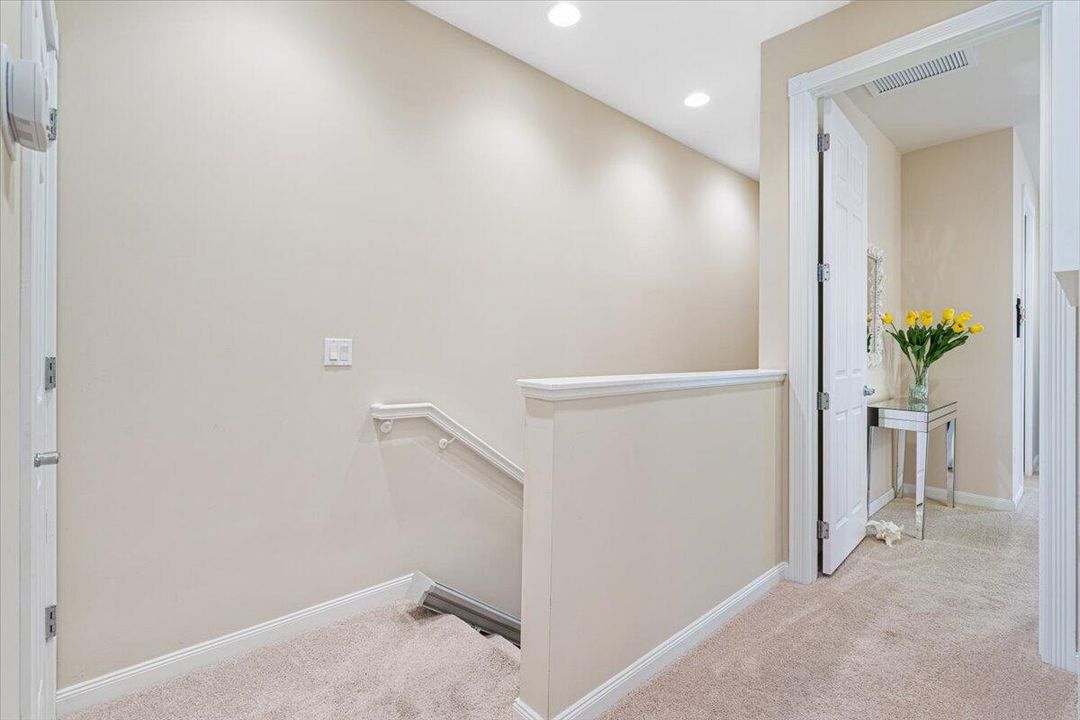 合同活跃: $600,000 (3 贝兹, 2 浴室, 1533 平方英尺)