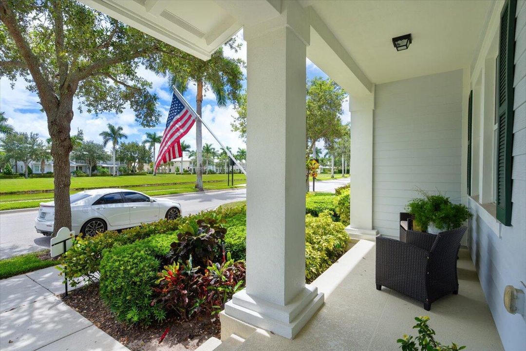 合同活跃: $600,000 (3 贝兹, 2 浴室, 1533 平方英尺)