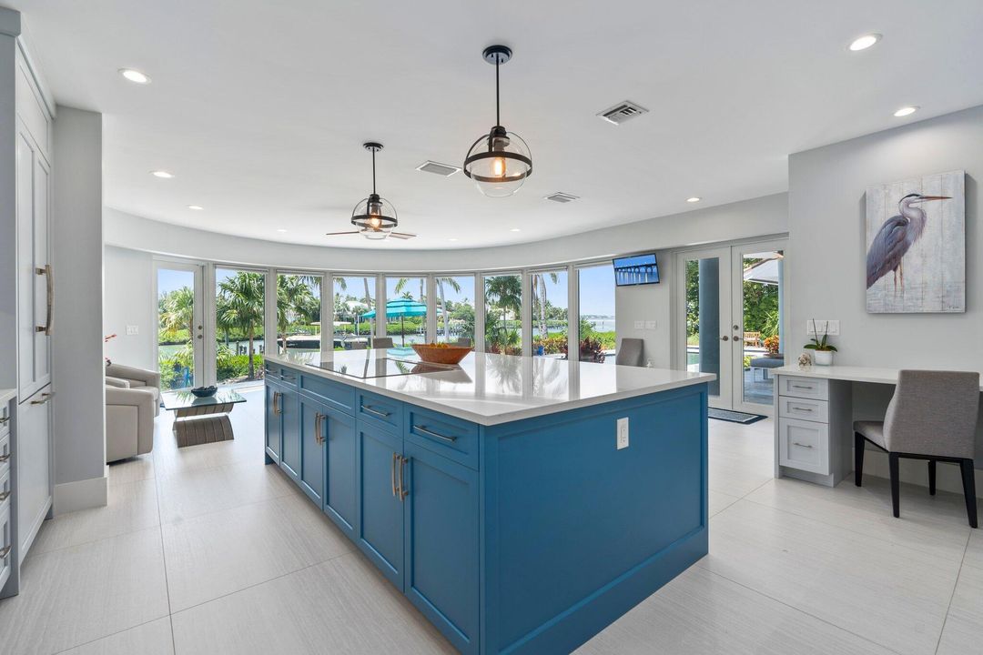 На продажу: $6,975,000 (4 спален, 3 ванн, 5360 Квадратных фут)