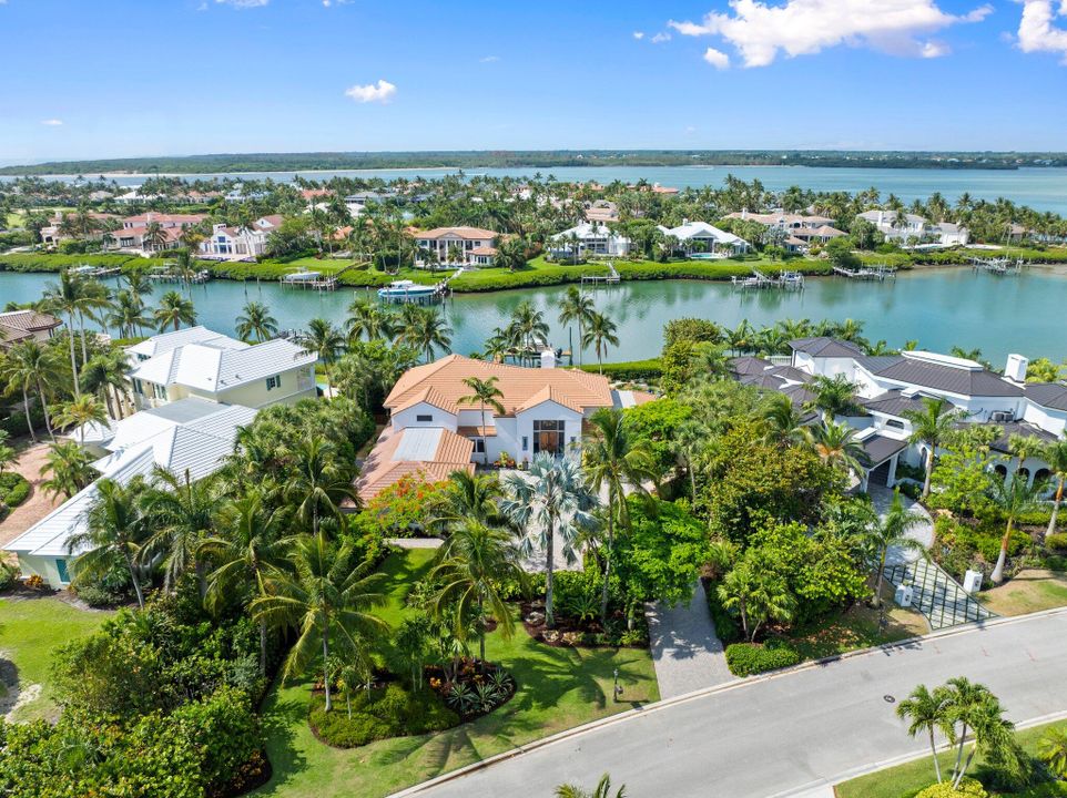 На продажу: $6,975,000 (4 спален, 3 ванн, 5360 Квадратных фут)