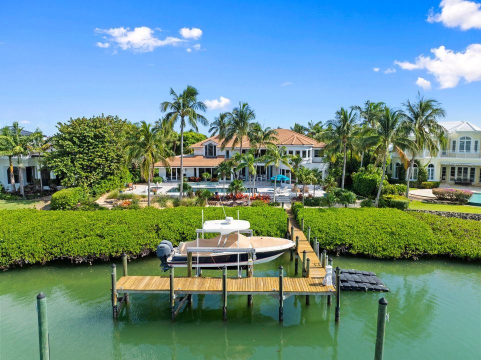 На продажу: $6,975,000 (4 спален, 3 ванн, 5360 Квадратных фут)