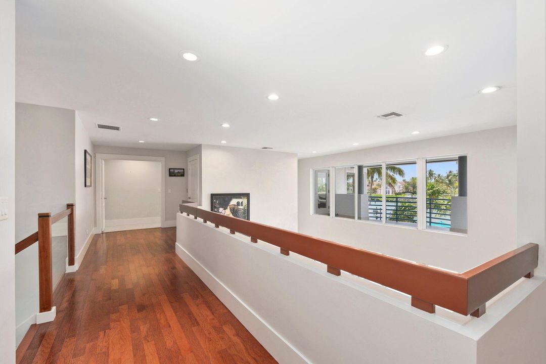 На продажу: $6,975,000 (4 спален, 3 ванн, 5360 Квадратных фут)